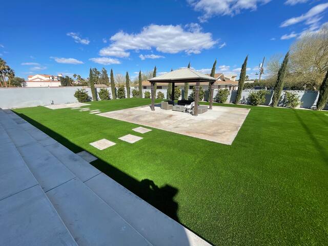 Luxury Indoor Pool House! Message for dates! gallery image 5