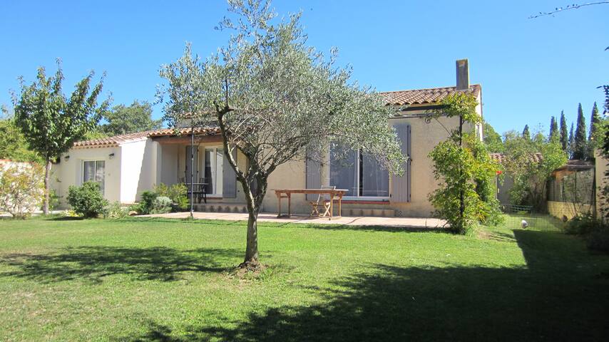 Airbnb Salon De Provence Vacation Rentals Places To Stay