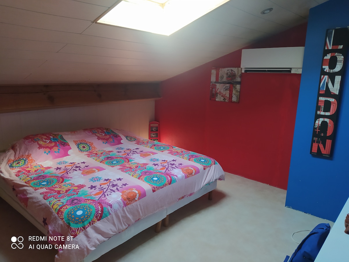 Спалня на горния етаж 2* 2 м