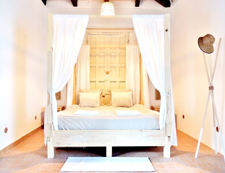 Su nido muy confortable, llamado el cuarto "Romantique"