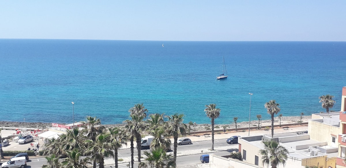 Top Airbnb: Lovely apartment: Gallipoli, sleeps 5/7 in Gallipoli