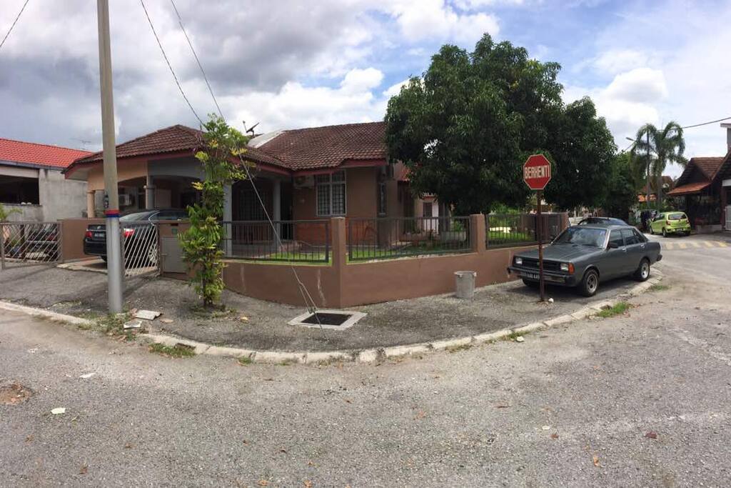 Corner Lot Unit with ample parking space