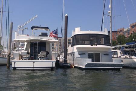 airbnb boat rental new york top 20 new york boat yacht and houseboat rentals airbnb airbnb boat rental new york top 20 new york boat yacht and houseboat rentals airbnb