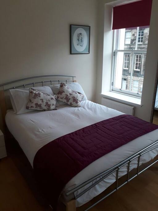 Main double bedroom