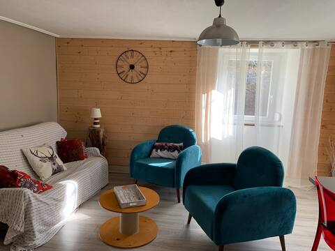 Spacious quiet apartment with cozy garden.