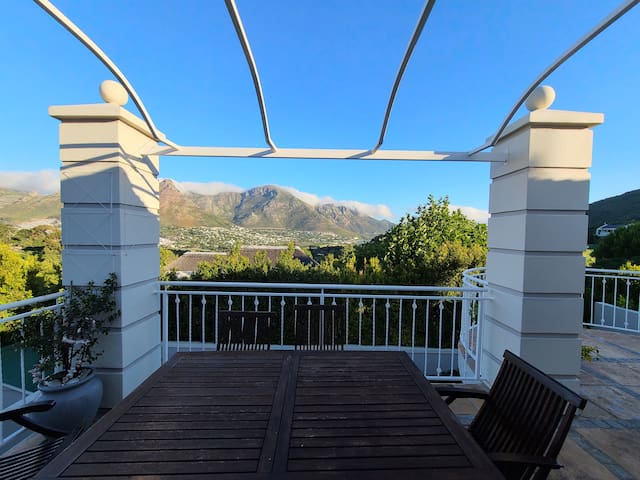 Secure, easy-living townhouse with pool and views