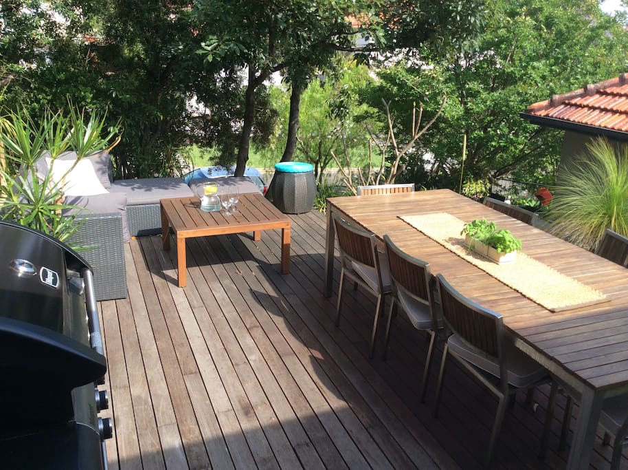 Outdoor Dining & BBQ