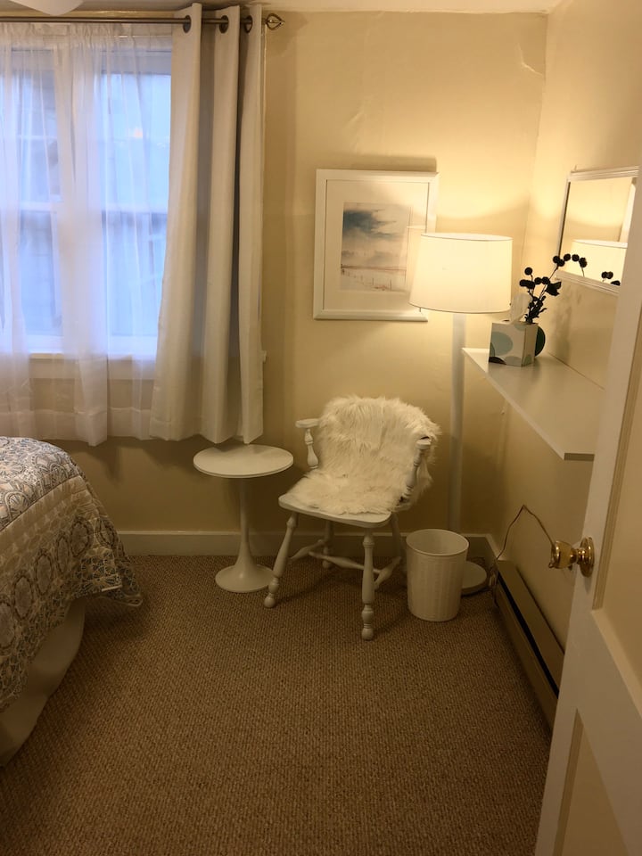 Priestor na sedenie v spálni