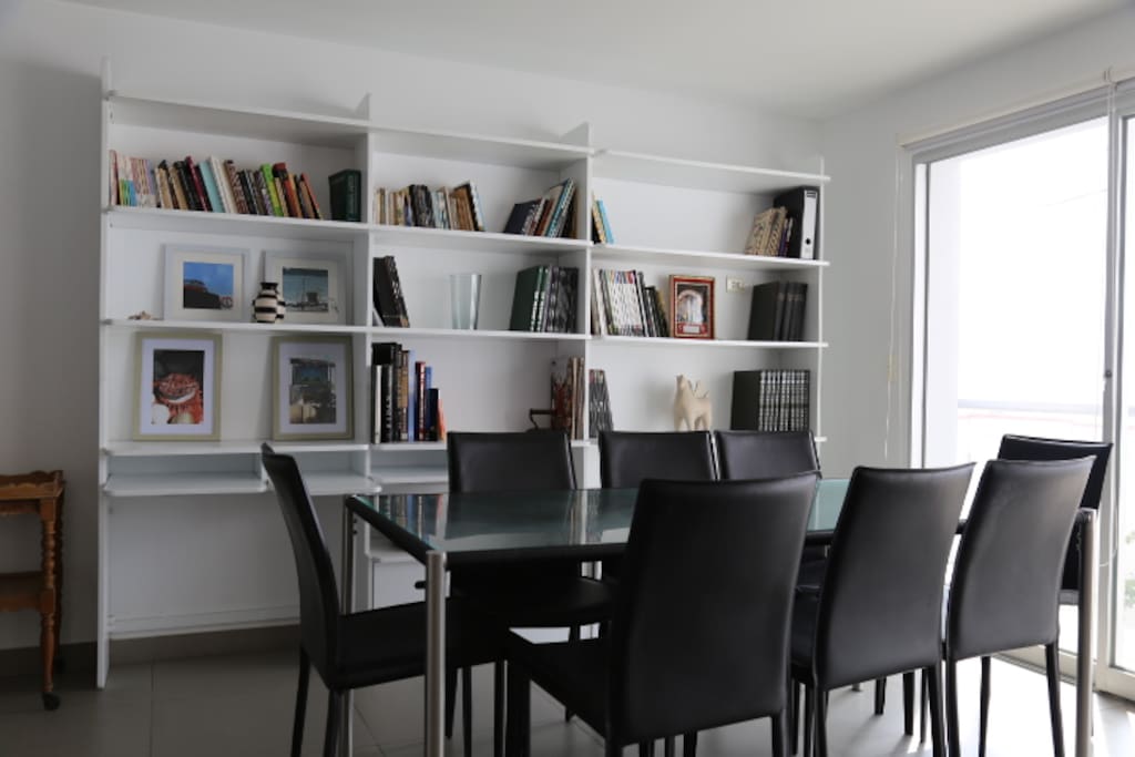 Modern apartment, fully furnished and equipped.