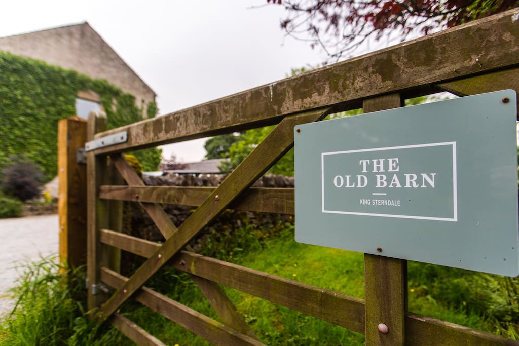 Welcome to The Old Barn B&B, a beautiful 18th century building in the centre of the Peak District.