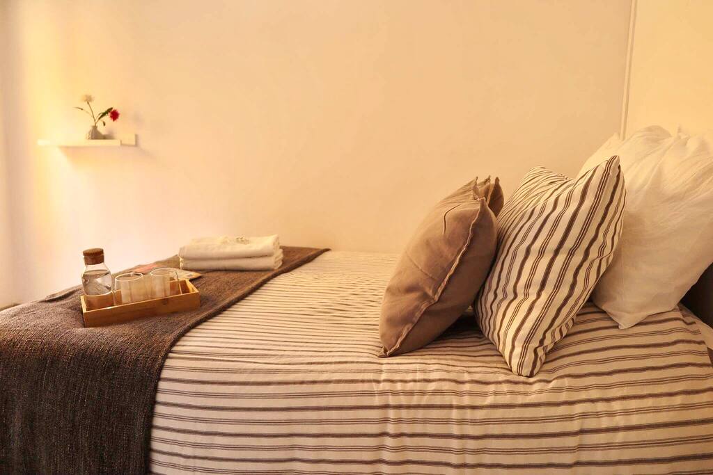 ROOM 1