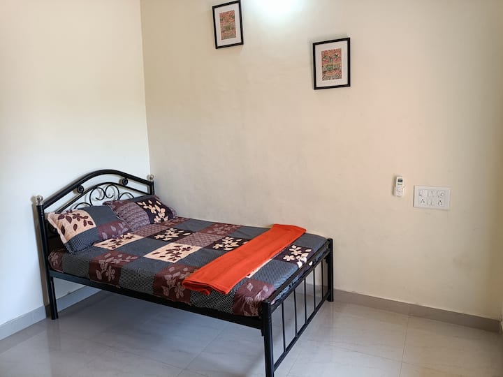 غرفة النوم 2