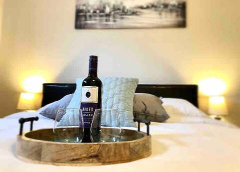 ★Private Apartment★ Close to DT★ All Amenities★YYZ