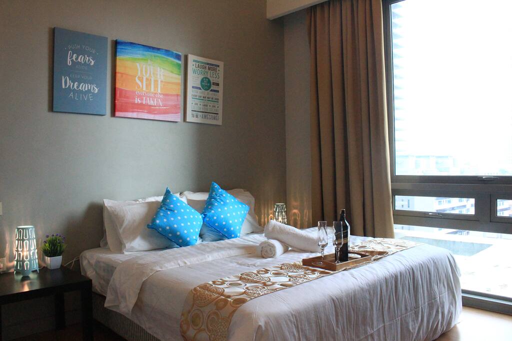 Welcome to Our Home - Located in Heart @ KL - We Will Provide the Best Hospitality
Modern, Comfortable and Beautiful King Size Bed with beautiful night view (KL tower view) in the bedroom - 2 person