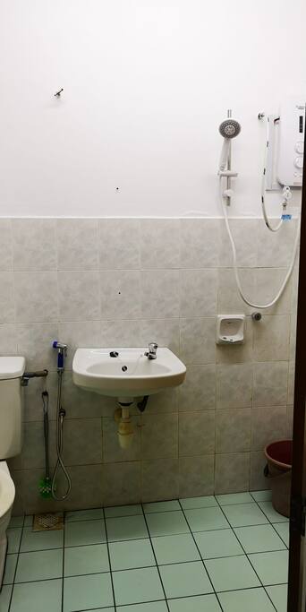 Toilet with bath on upstairs