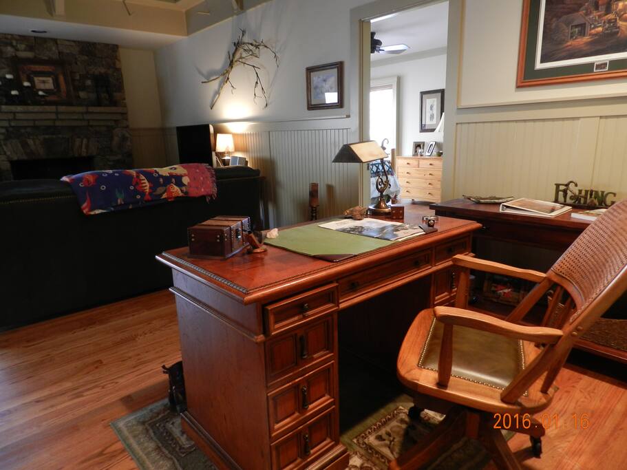 Workspace in living area, but you will only want to research the many area activities! (Info is provided).
