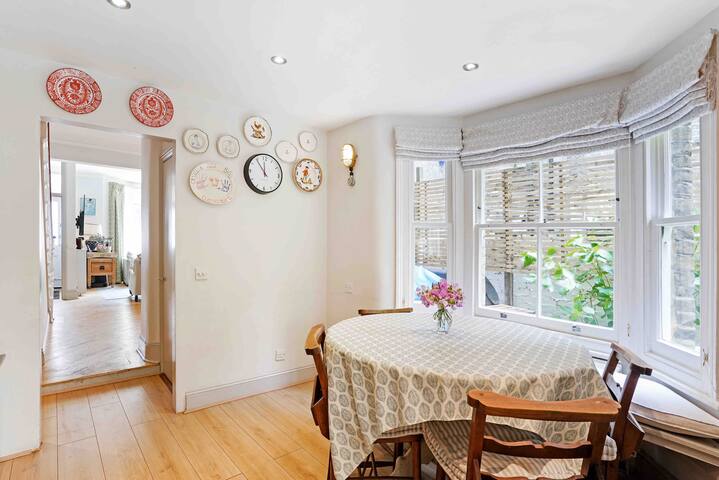 5 Bedroom Family Town House next to Battersea Park gallery image 5
