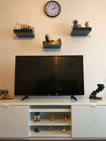 Beylerbeyineyürüme mesefesinde , metrobüse 100mt.