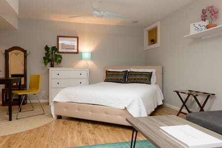 Cozy Bohemian Studio w/ Kitchenette