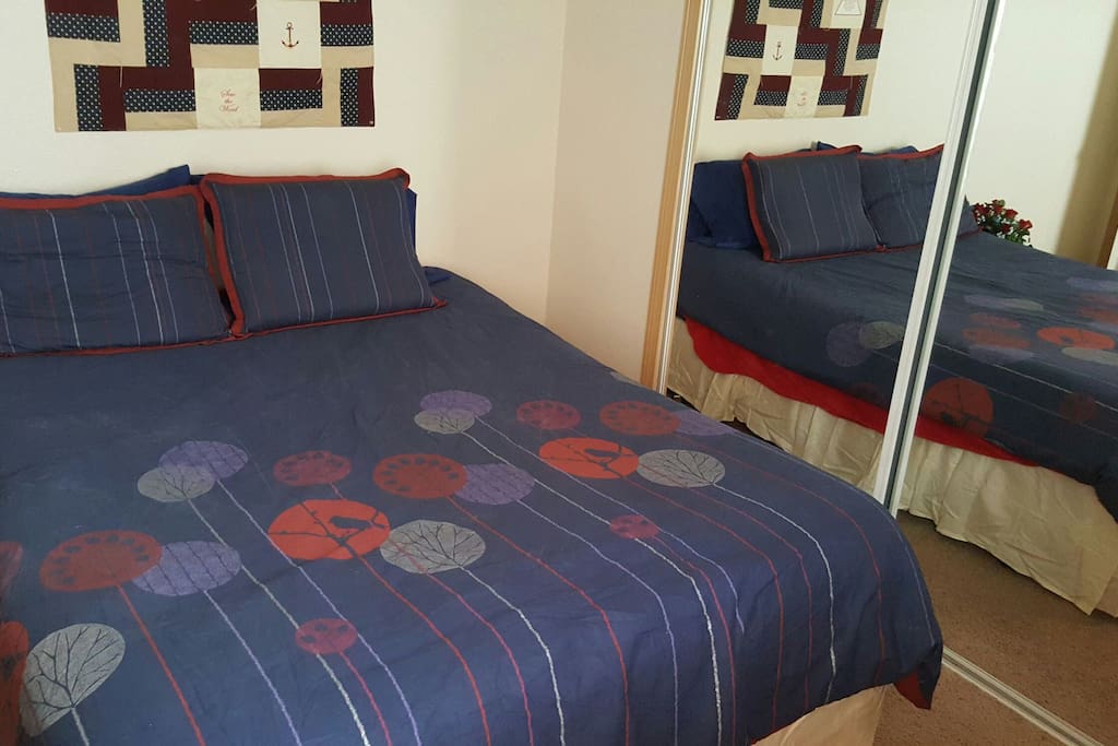 .Bedroom 2 with queen size bed