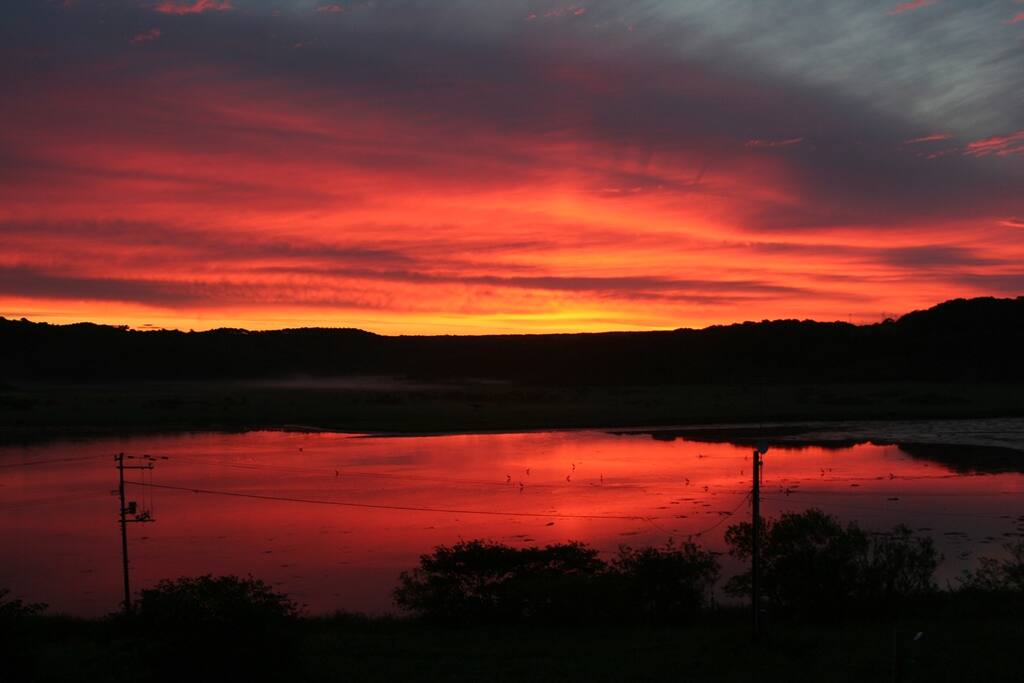 目の前にポロト沼が広がります。夕景は絶景です。Evening scenery of Poroto