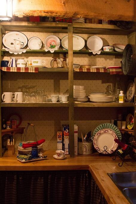 Kitchen dishes