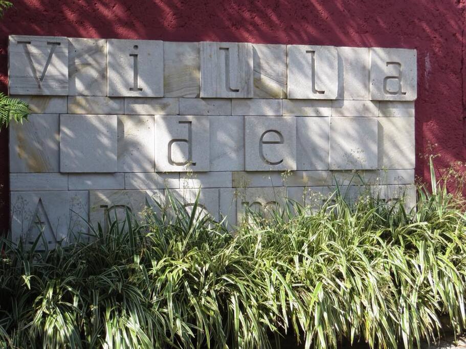 villa de anoman - entrada
