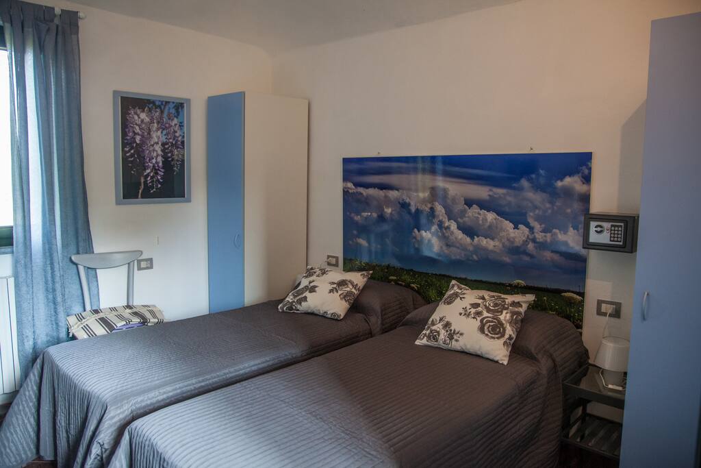 Camera da letto "IL GLICINE"