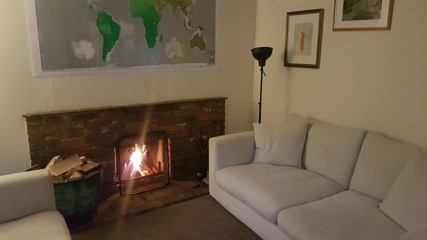 Quiet private flat in  West Sussex countryside