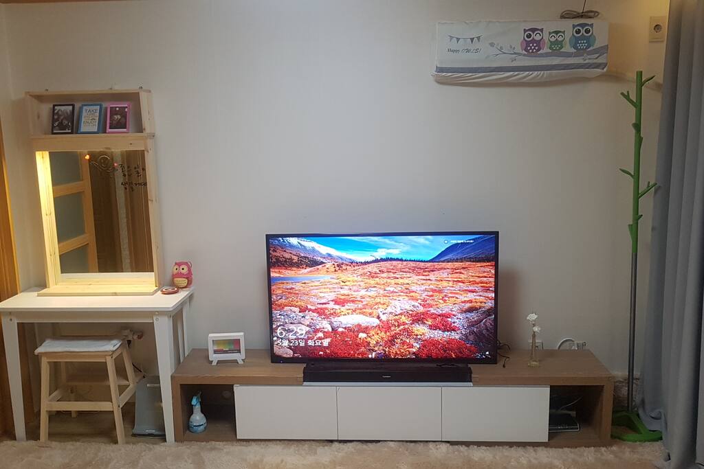 55inch size LED TV + Free Wifi + Desktop PC (Windows xp)