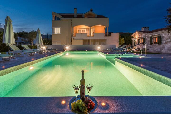 St Cozy Studio In A House With Pool Apartments For Rent In Zadar Zadarska Zupanija Croatia
