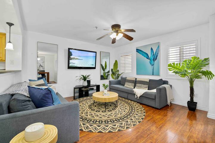 MB Contemporary 4BR/3BA Steps to Sand with Garage gallery image 2