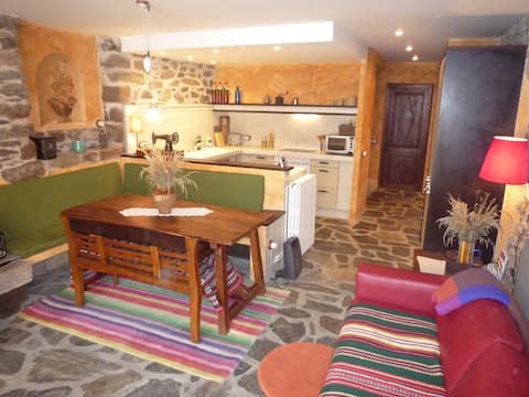 CHARMING RURAL HOUSE IN SETCASES, GIRONA