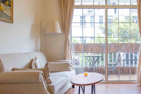 [缘舍]上海淮海路*建国西路*田子坊*新天地*建业里*迪士尼*明亮阳台