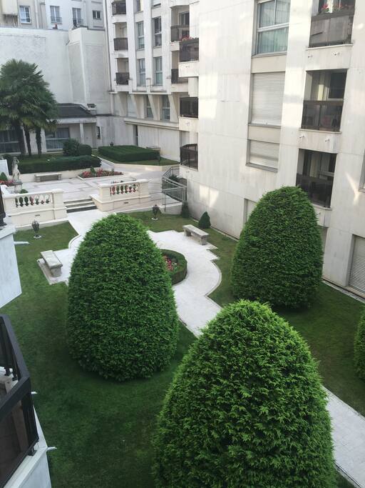 Vue du balcon (sur cour intérieure)