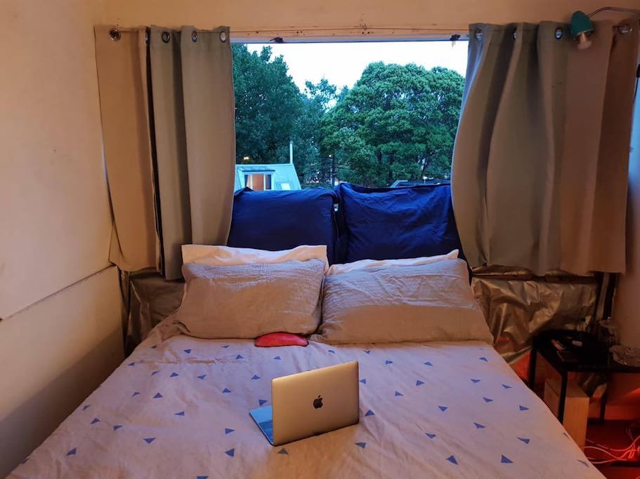 Queen size bed