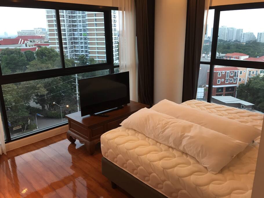 King size Bed!