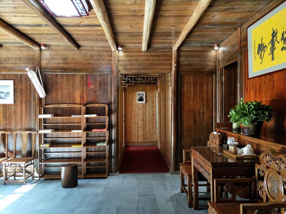 门口出走廊到大厅