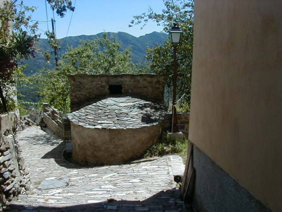 Arrivée à l'appartement et four du village