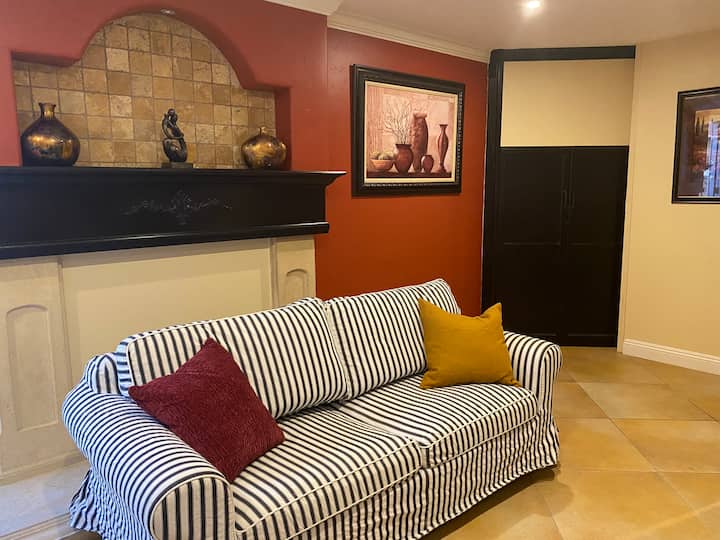 One Bedroom Suite In La Verne - Claremont, CA