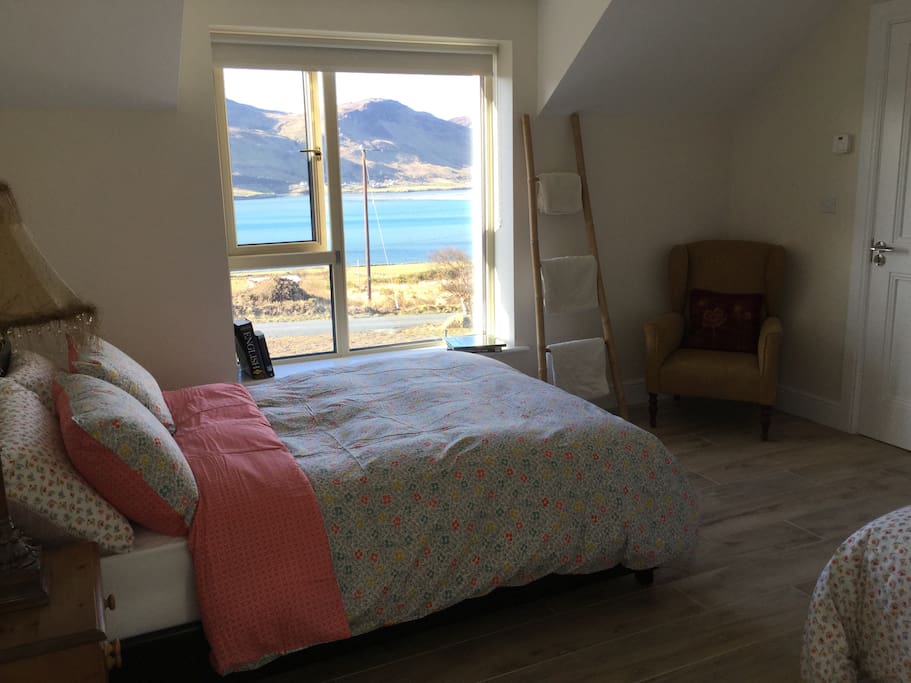 bedroom 1 (sleeps 3)