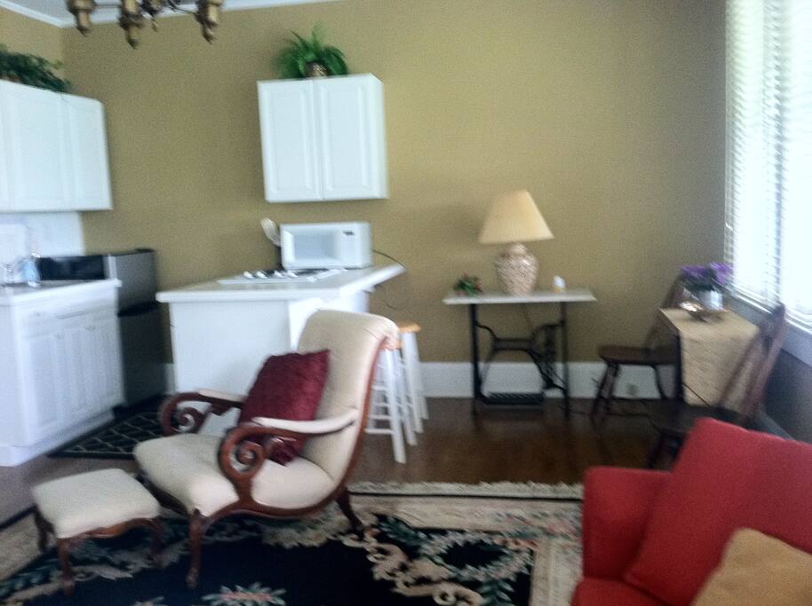Kitchenette, and dining area, Magnolia Wing