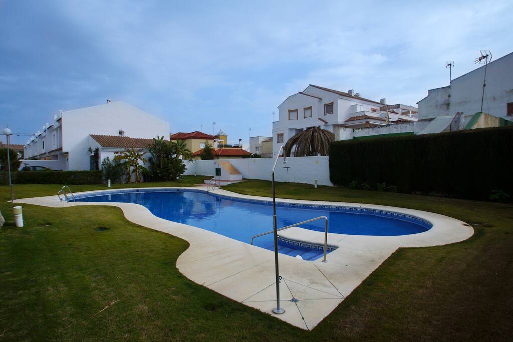 The pool, la piscina