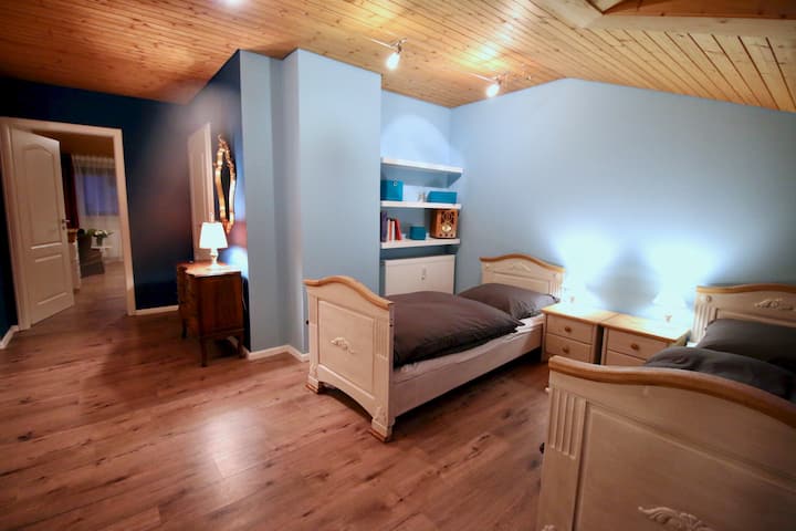 Спалня 2 (галерия)