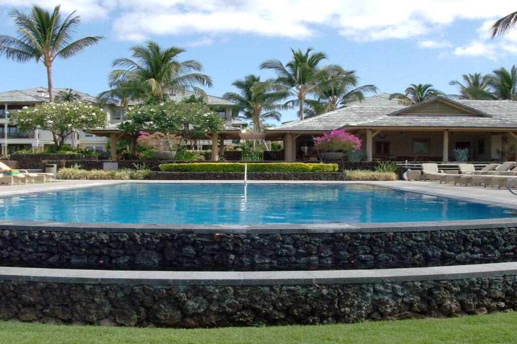 Pool & beach club