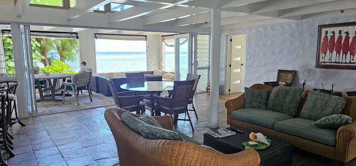 Titikaveka Beachfront Home - Rarotonga