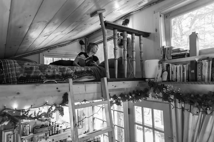 Enjoy a long, lazy morning in the sleeping loft!

Photo by Heather Gray @heathergrayphotographyvt