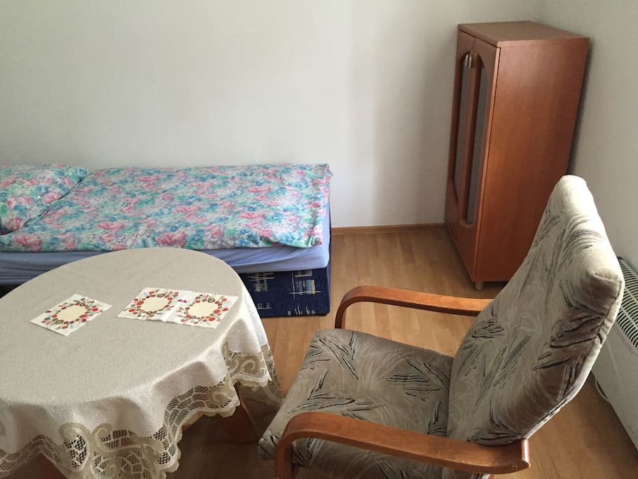 room 3 beds