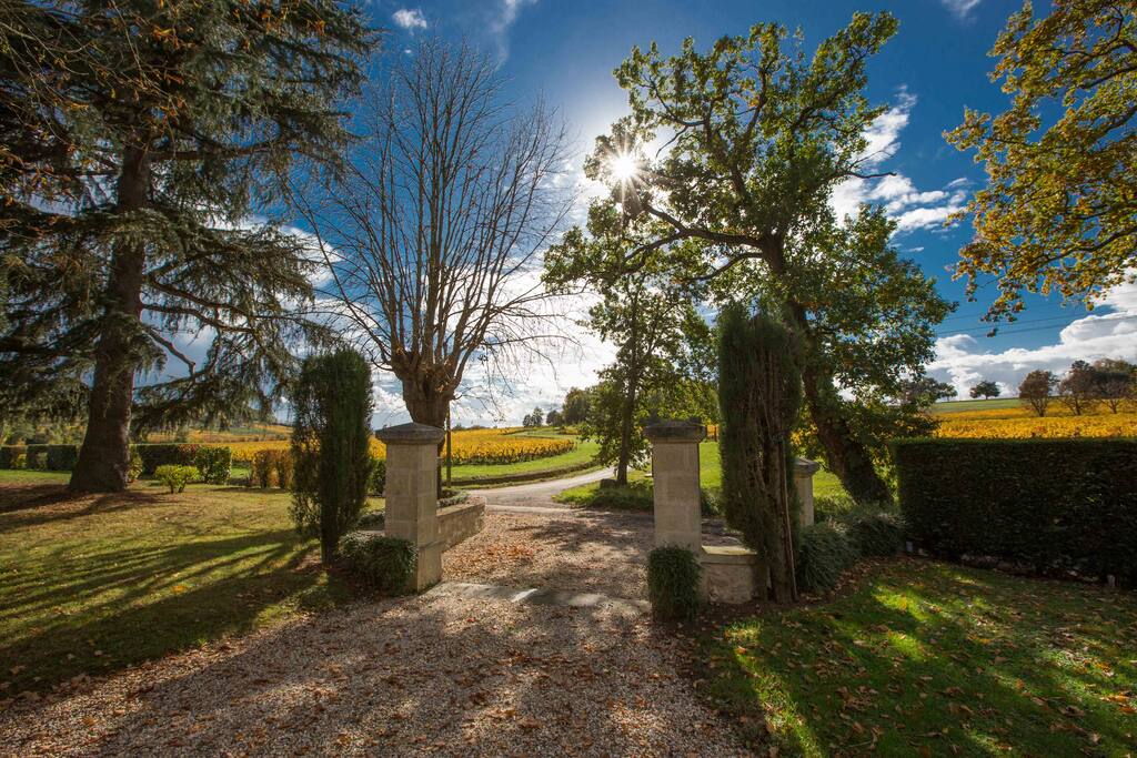 Entree du Chateau du Palanquey