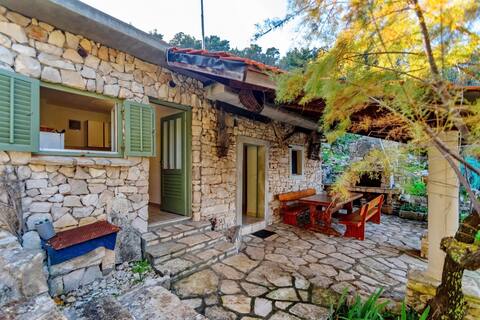 House Hidden Bay - One-Bedroom Cottage with Terrace and Sea View